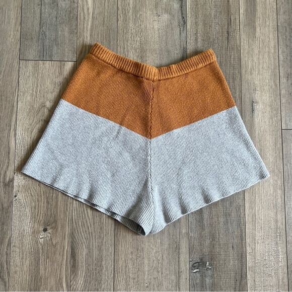DRESS FORUM Colorblock Knit High Rise Shorts Size Small - Picture 3 of 4
